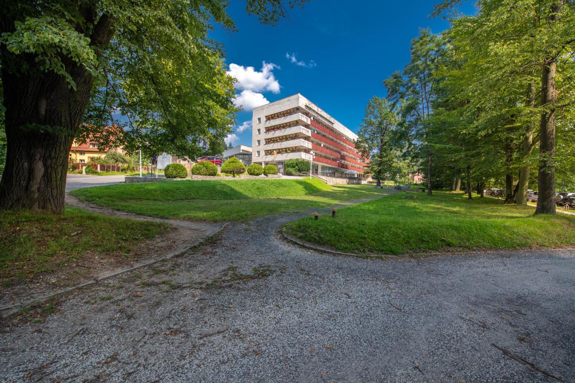 Aparthotel Jubilat à Lądek-Zdrój Extérieur photo